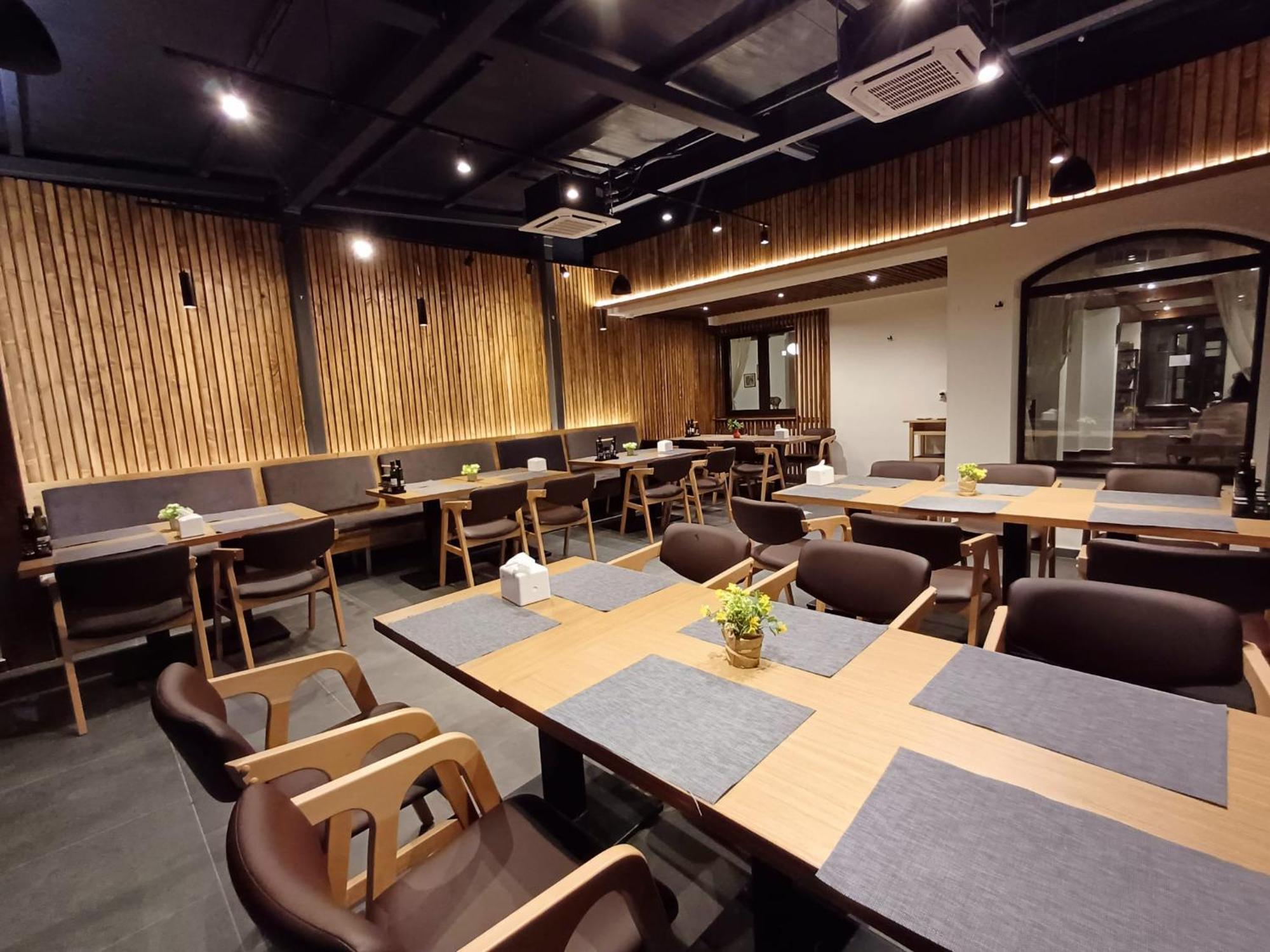 Pensiune & Restaurant Victoria Пэлтиниш Экстерьер фото