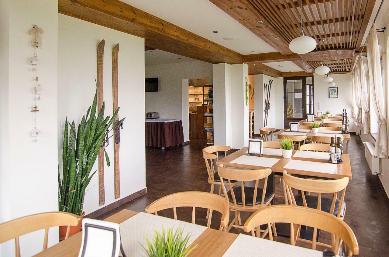 Pensiune & Restaurant Victoria Пэлтиниш Экстерьер фото